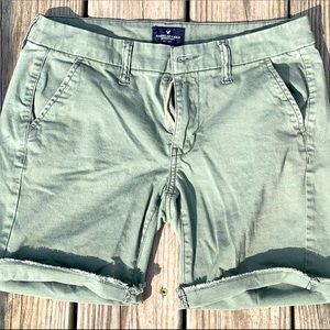 American Eagle Shorts size: 2 Boyfriend Bermudas